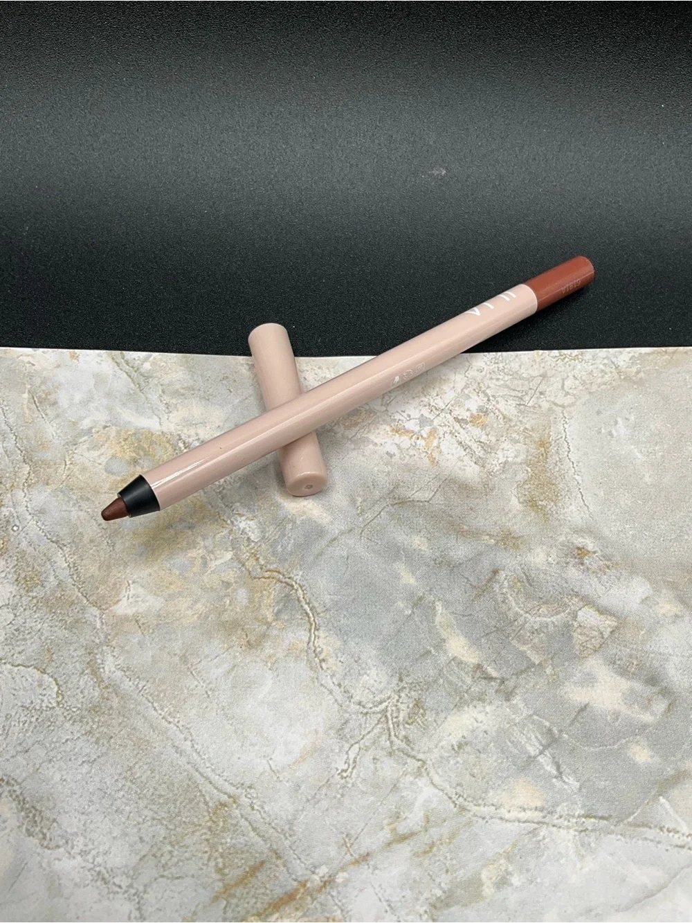 ILIA creamy neutral